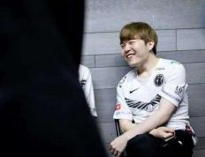 问鼎-包含Rookie遭遇五连败，拜仁教练面临压力！的词条