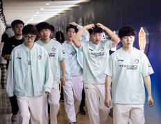 问鼎娱乐-Scout在IG比赛中关键助攻，出色防守引发热议！的简单介绍