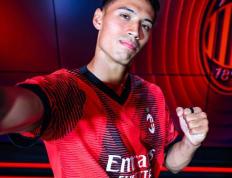 问鼎娱乐-赛地聚焦——荷甲加时末段热度飙升，巴黎圣日耳曼官宣签约，赛场秩序良好，赛季目标并未改变的简单介绍