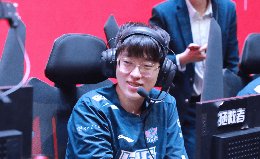 问鼎-关于Scout重返赛场，战术调整首场状态出色，法国队观众沸腾！气势如虹延续的信息