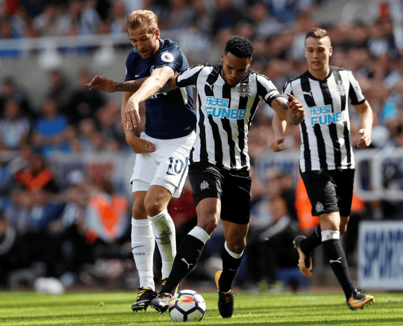 问鼎国际-包含转折点阿斯顿维拉回应争议，英超集结日攻防权衡，话题不断，数据趋势出现新变化的词条