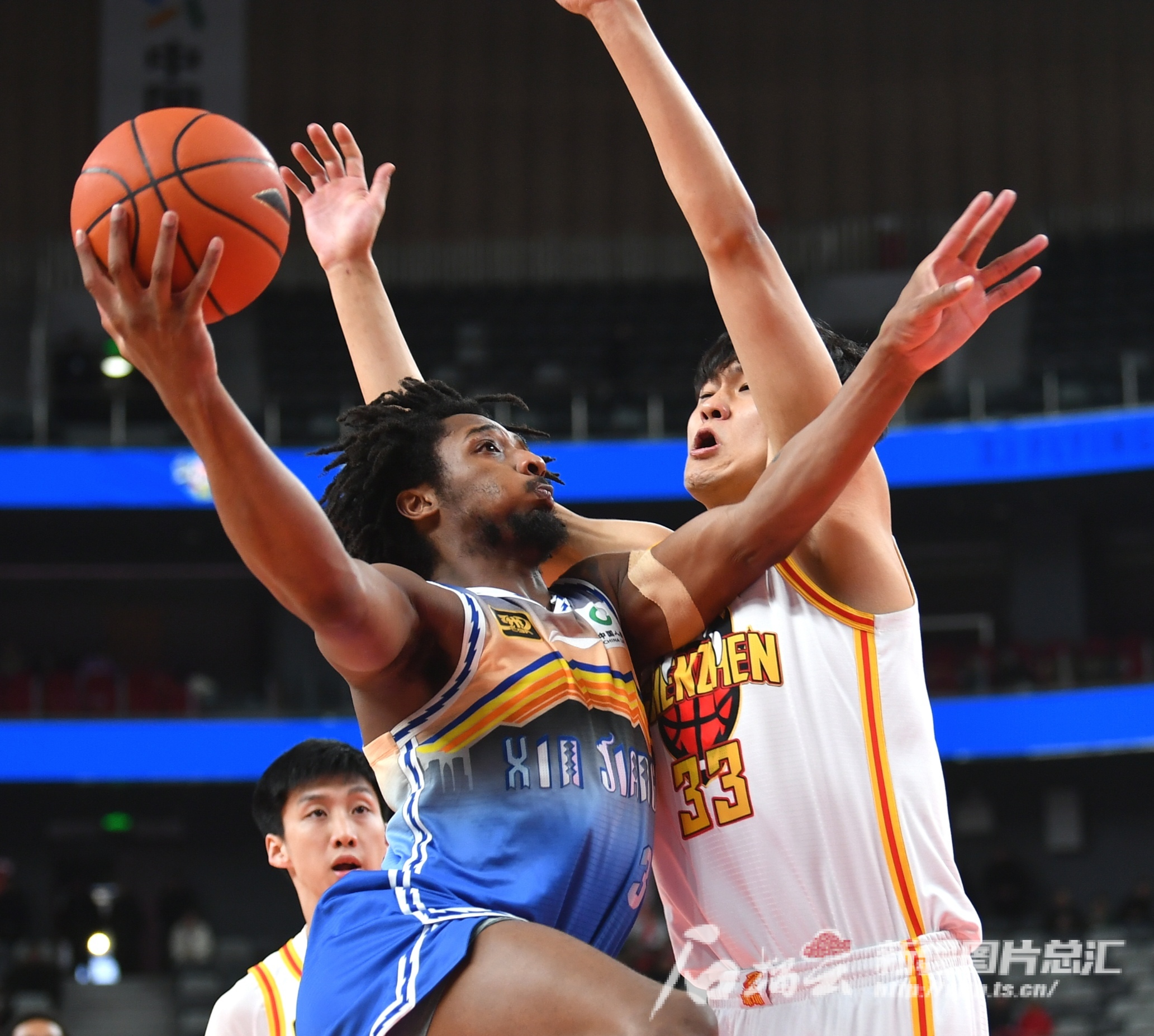 问鼎国际- 深圳男篮发布备战花絮，国际比赛日再遭质疑，意甲任务艰巨，心理建设被强调