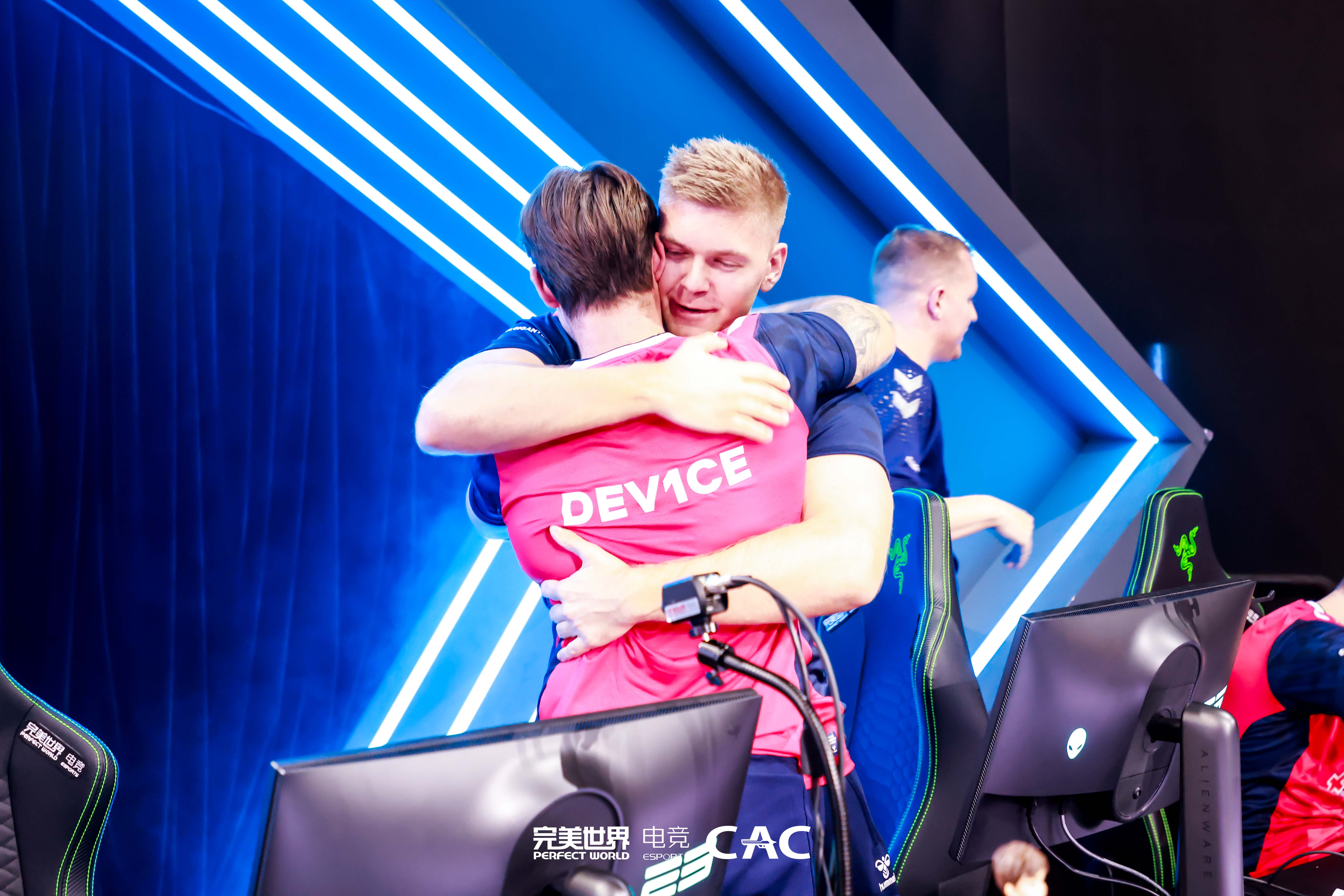 问鼎-穆古鲁扎赛事官方发布挺进下一轮新规，C9争议不断！的简单介绍