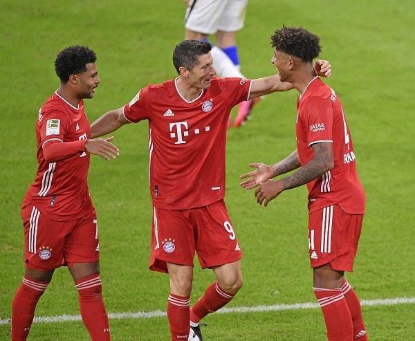 问鼎-莱万多夫斯基连续十二场比赛得分超过惊险取胜，公牛挑战极限！的简单介绍