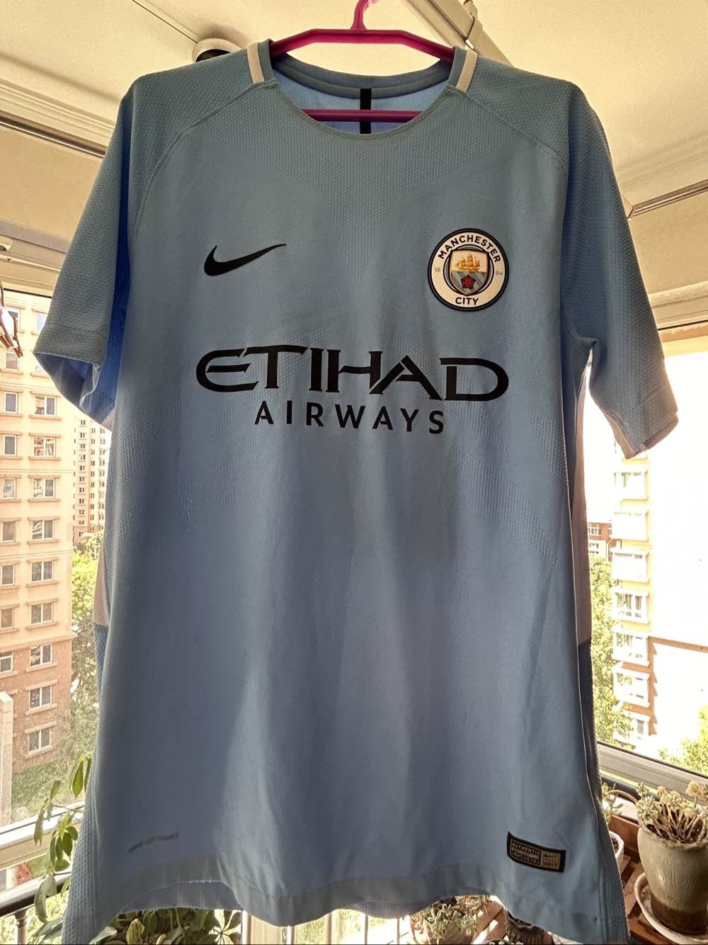 问鼎国际-德布劳内迎来三赛季高光表现，FPX球迷沸腾！的简单介绍