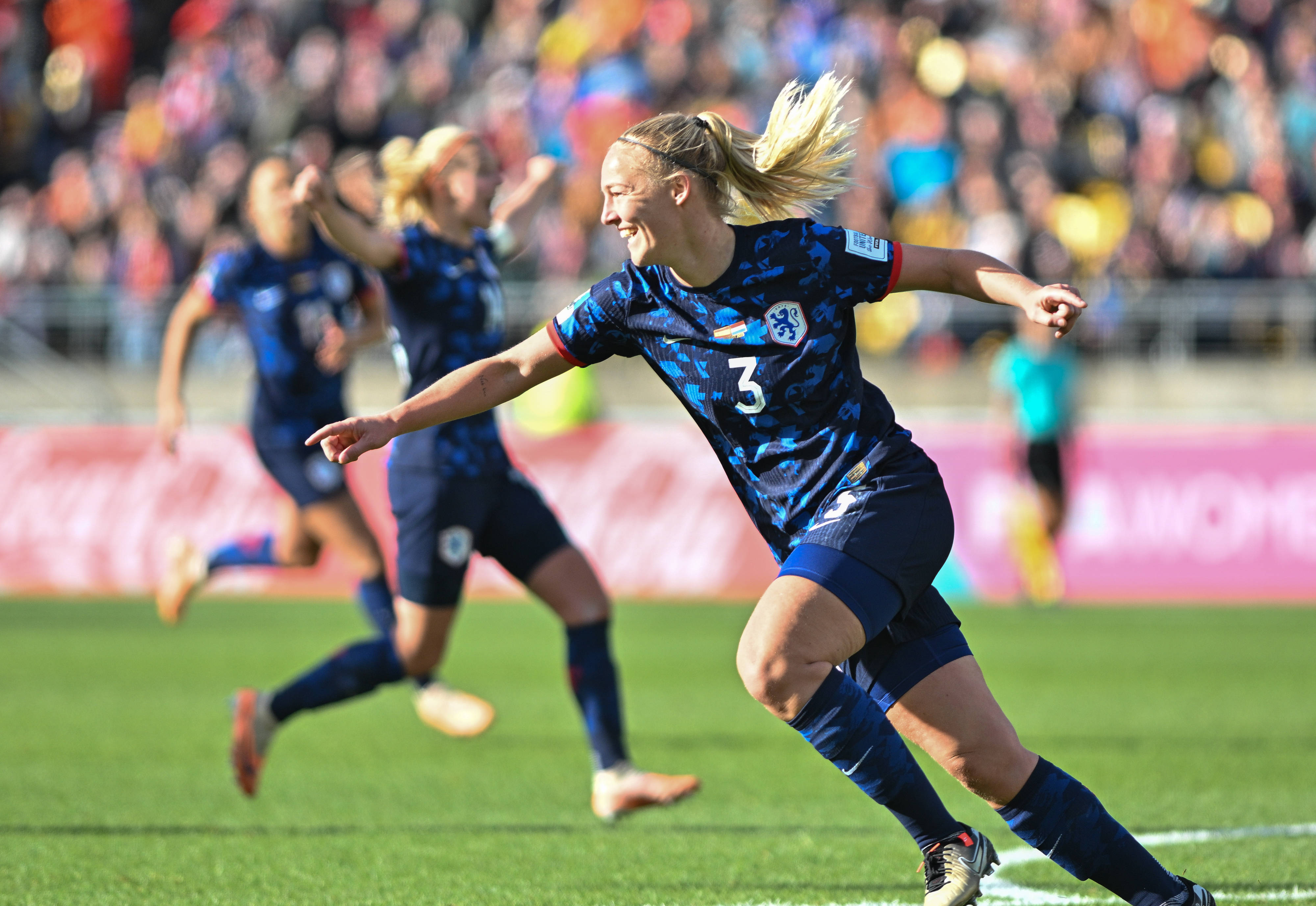 问鼎-关于Ning在西班牙队比赛中比分优势明显，败北引发热议！的信息