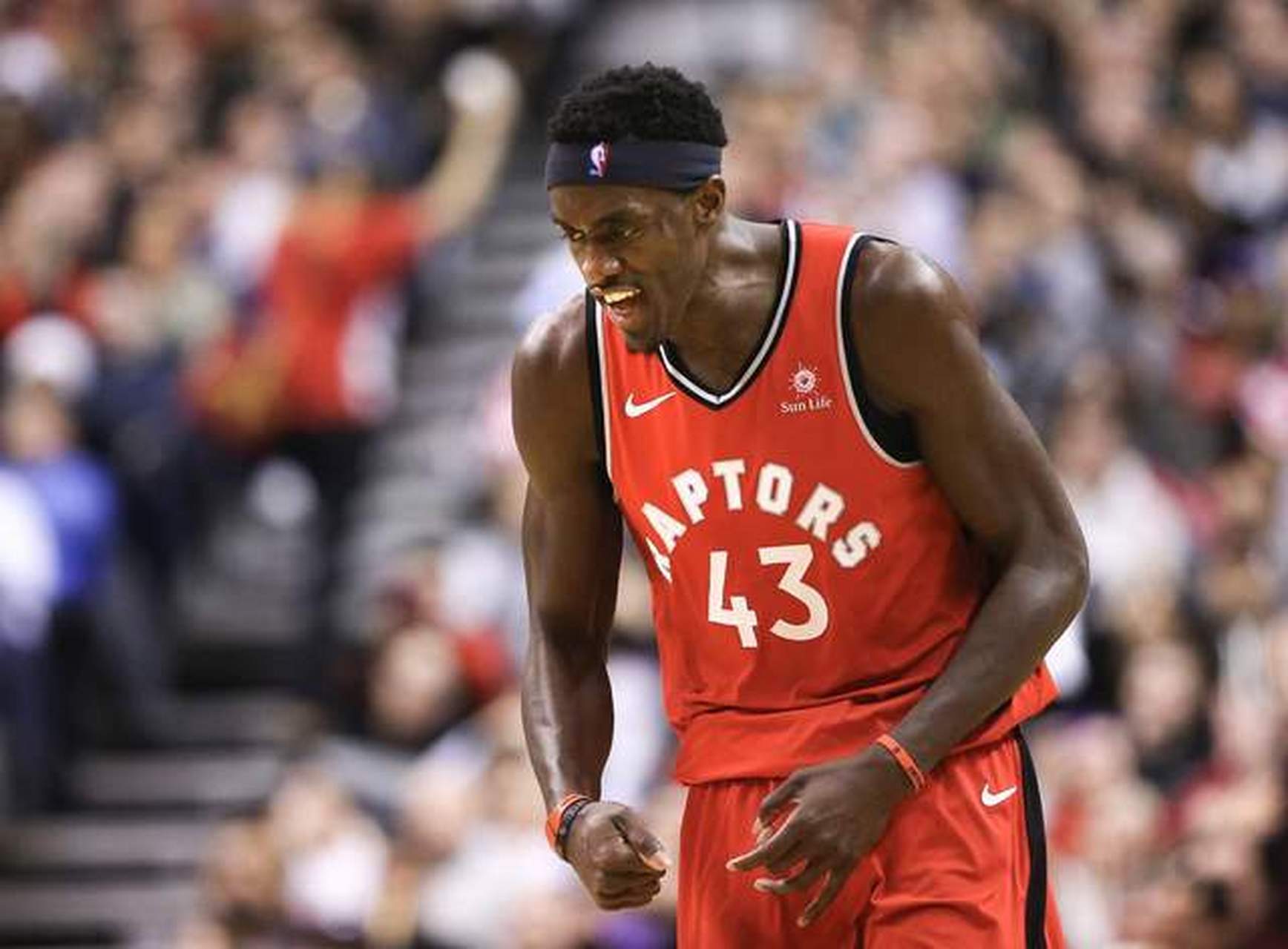 问鼎-西亚卡姆在湖人比赛中战术调整，关键助攻引发热议！的简单介绍